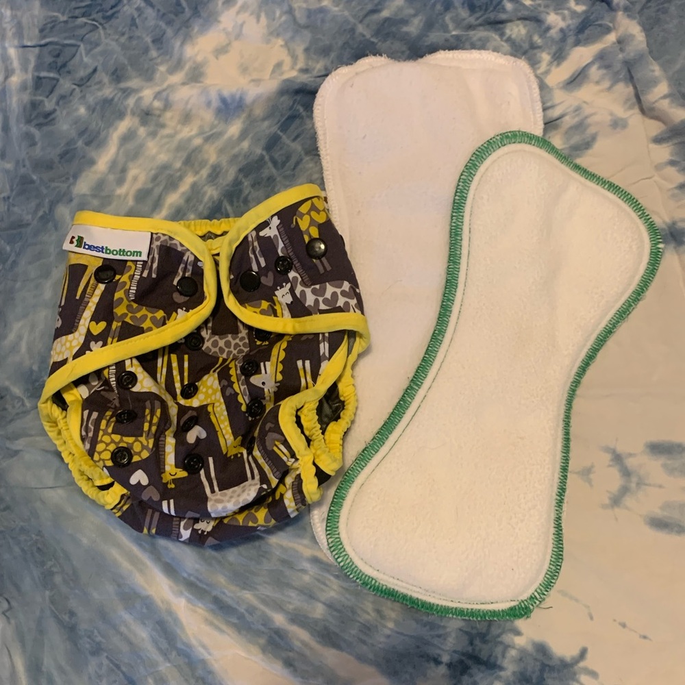 Best Bottom Cloth Diaper w/ 2 inserts!